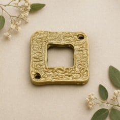 Ciondolo inframezzo quadrato in zama oro 17 x 17 mm 4pz Gioie d'Oriente