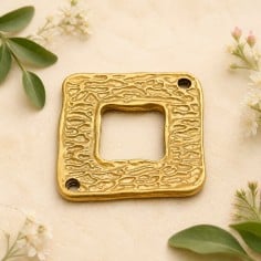 Ciondolo inframezzo quadrato in zama oro 20 x 20 mm 2pz Gioie d'Oriente